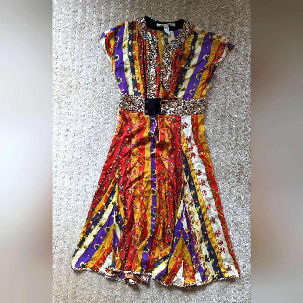 Diane Von Furstenberg designer dress 100% silk size 6